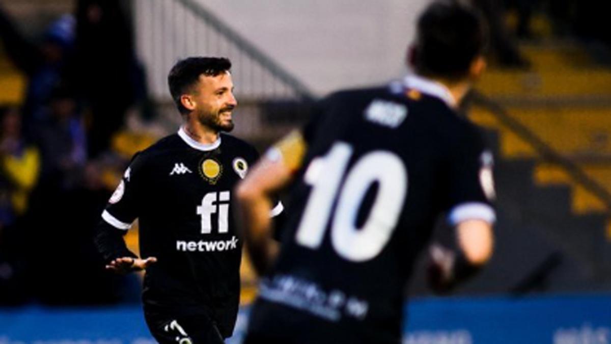 Javi Moreno, celebrando un gol con el Hércules
