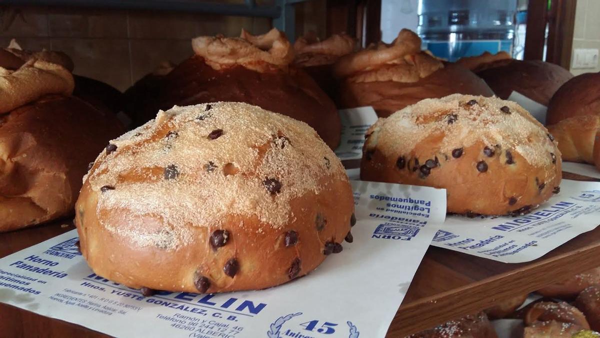 Algunos de los panquemados elaborados en el Forn Miguelín de Alberic.