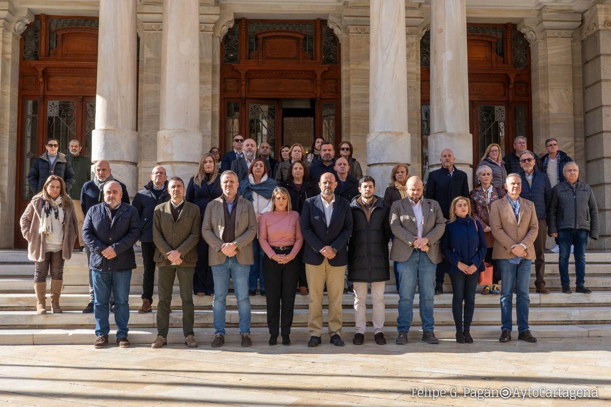 Minuto de silencio en el Ayuntamiento de Cartagena