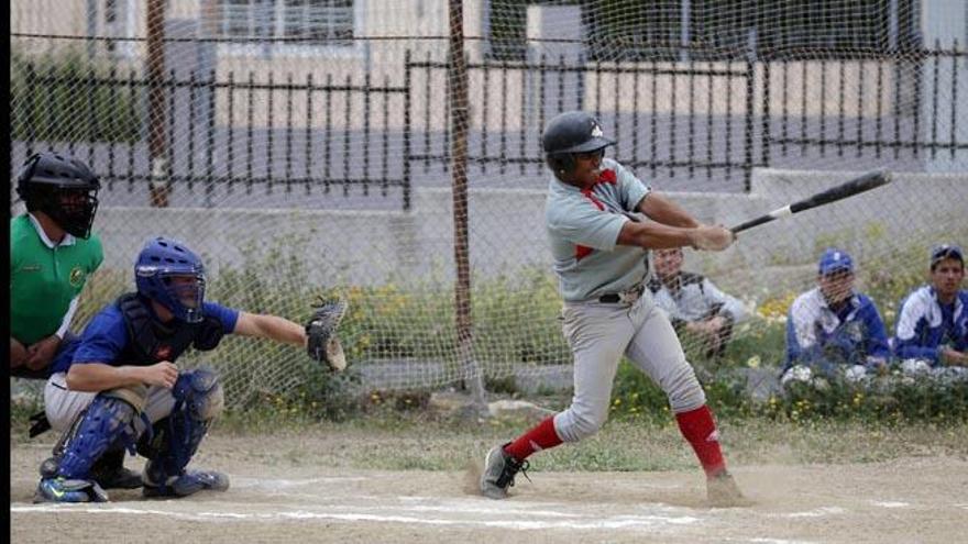 Los Tiburones alcanzan el liderato de la Conferencia Sur