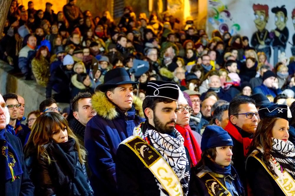 Elda arropa a San Antón pese al frío