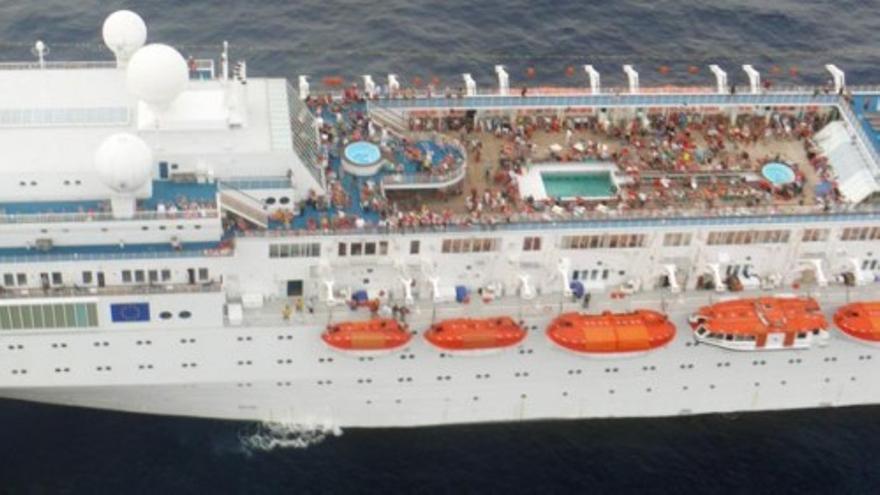 El crucero Costa Allegra llegará a tierra mañana