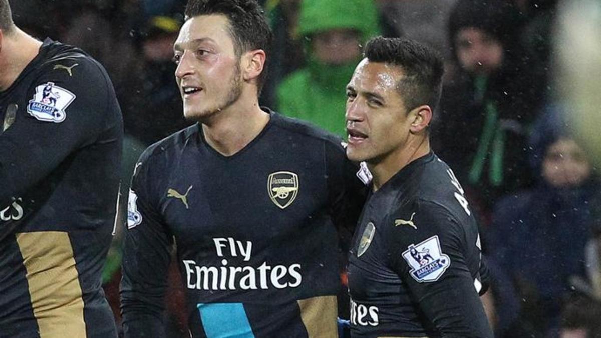 Ózil y Alexis ason imprescindibles para un Arsenal que no consigue renovarles