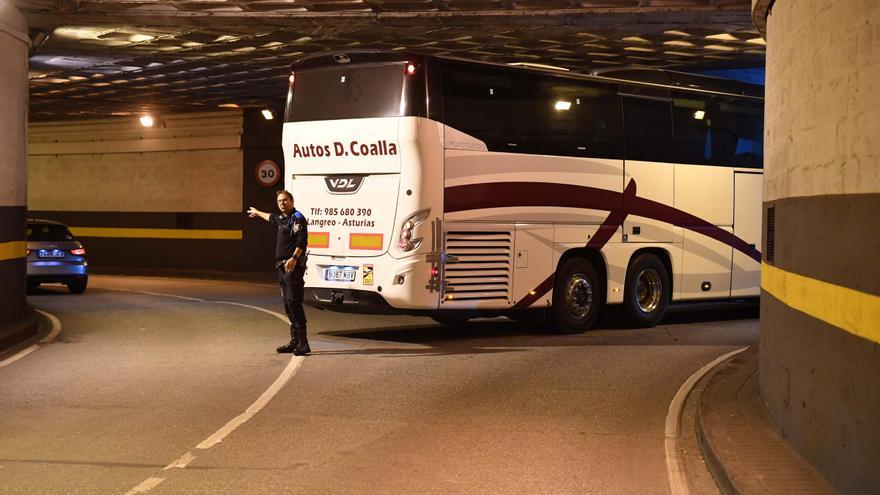 Autobús atascado en Juana de Vega