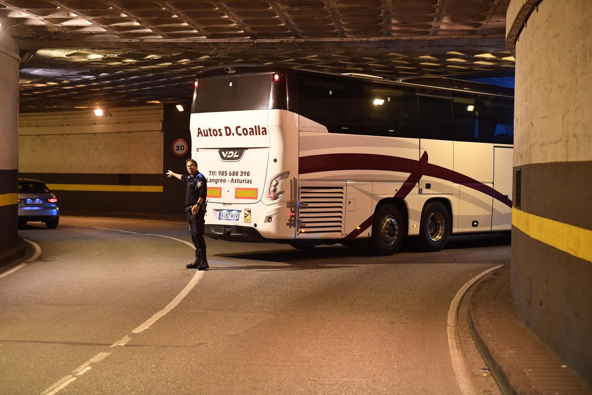 Autobús atascado en Juana de Vega