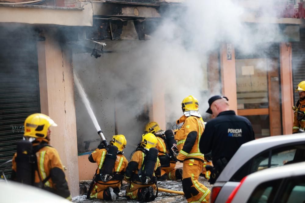 Un incendio destruye un local en Son Rapinya