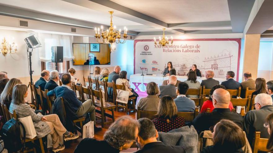 Un momento de una de las ponencias de ayer en O Rial. |  FdV