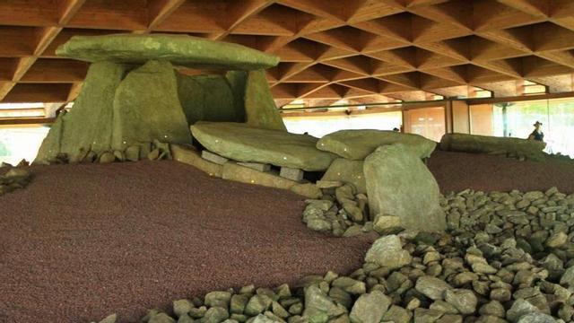 Dolmen de Dombate en el municipio de Cabana de Bergantiños.