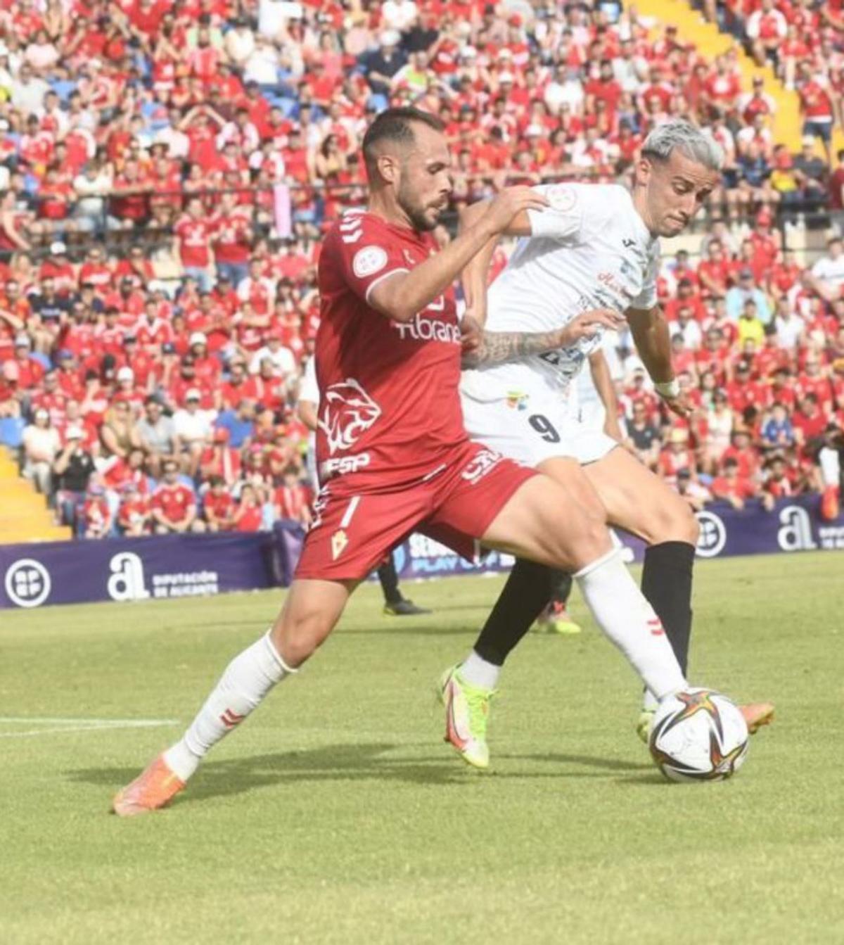 El Real Murcia toca el cielo con un merecido ascenso |