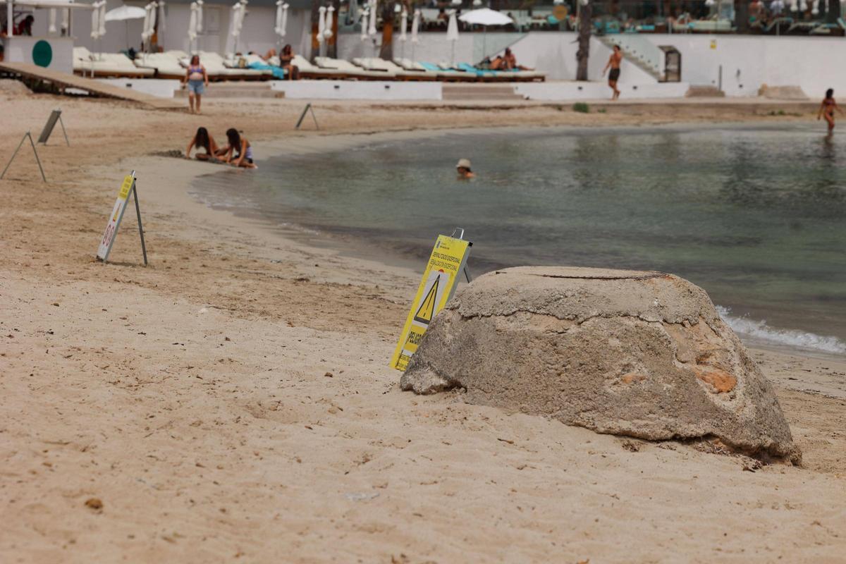 Galería: cerrada al baño la Platja d'en Xinxó por vertidos fecales