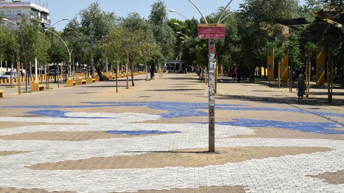 El mensaje oculto que se encuentra en el suelo de la Alameda de Hércules en Sevilla