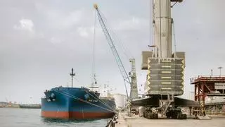 El puerto de Tarragona inicia las reparaciones para cargar barcos de agua potable