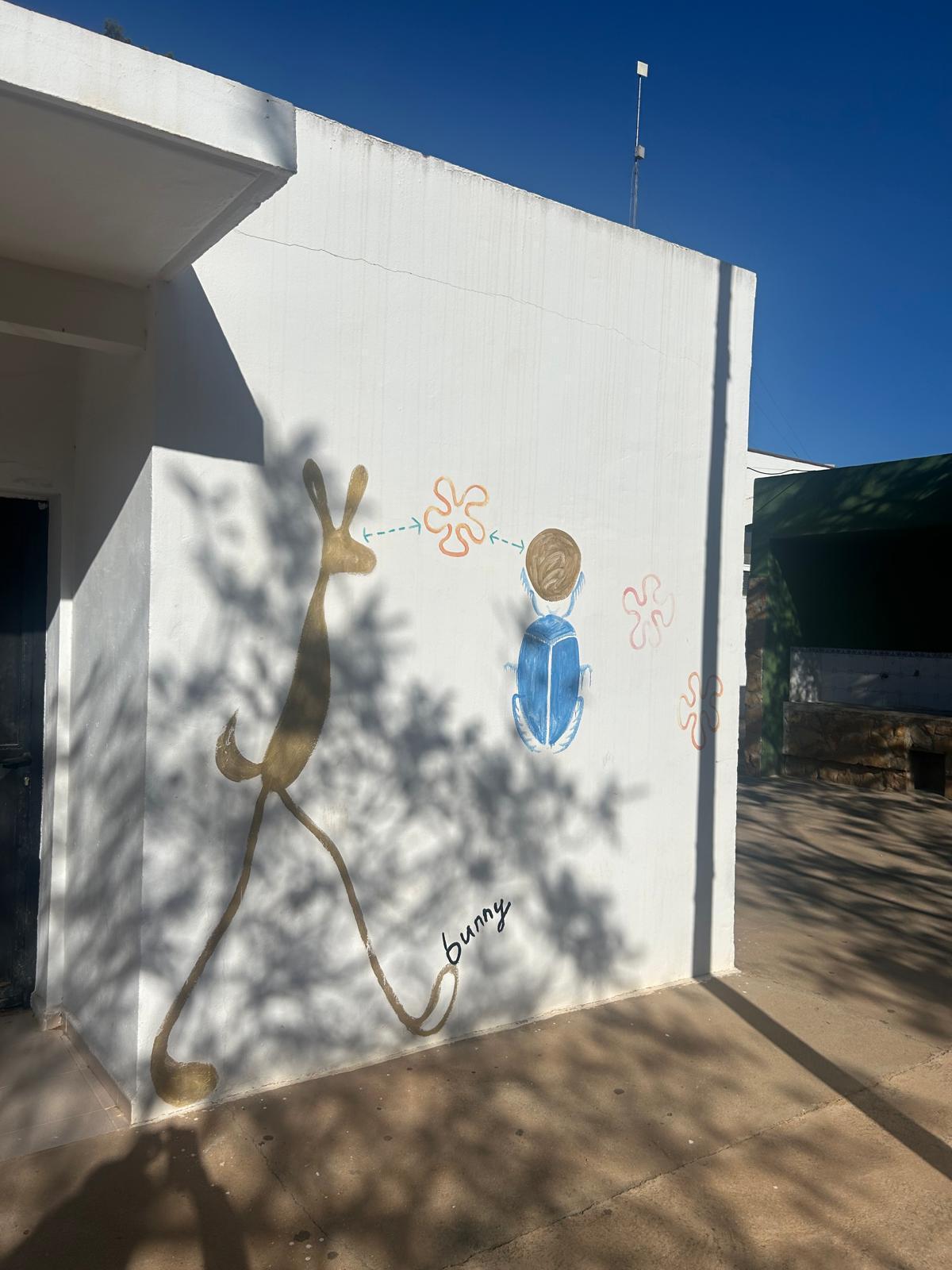 Parte del diseño que cubría hasta el año pasado una caseta en el parque Hort de Feliu de Alginet.