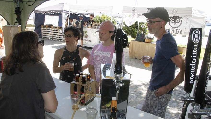 Una fiesta de la cerveza artesana celebrada el año pasado en Cangas. // Santos Álvarez
