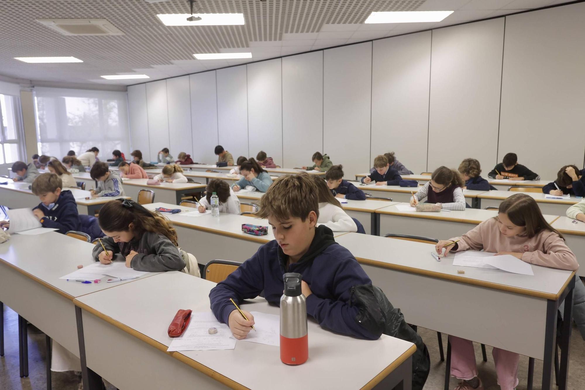 Dos mil niños participan en la Olimpiada Matemática que hoy ha organizado el Colegio Guadalaviar en la UPV