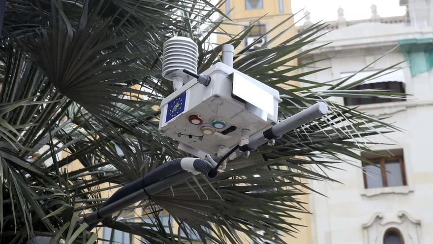 Medidor instalado en la Plaza del Ayuntamiento.