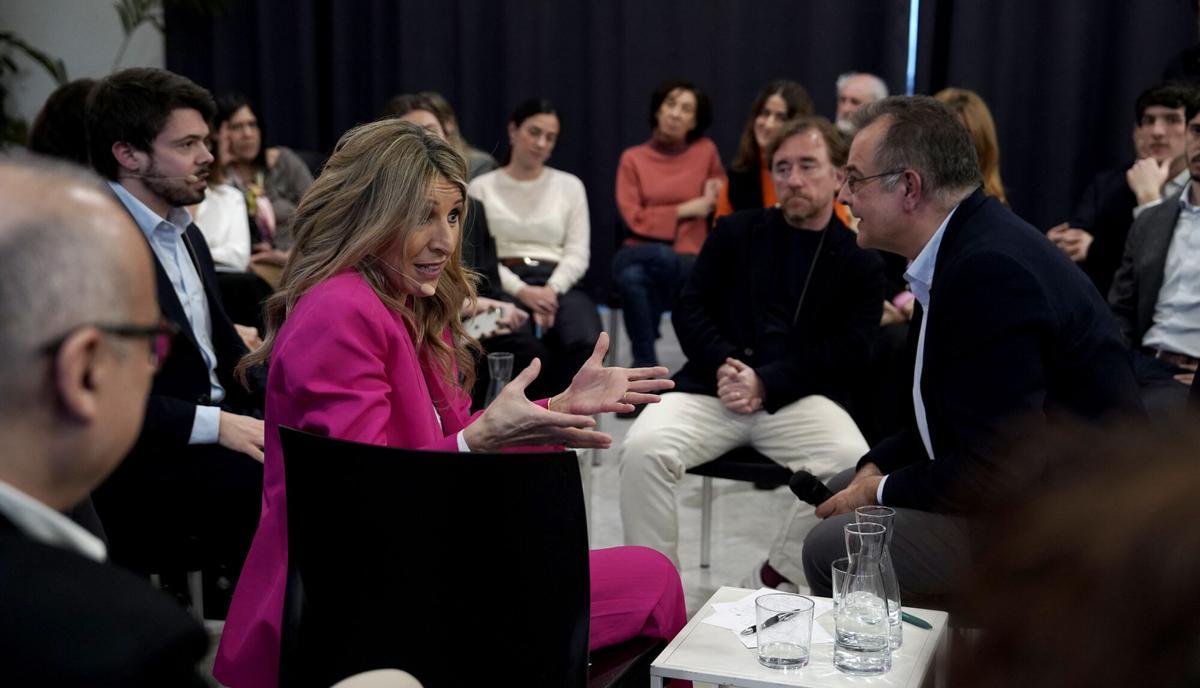 Madrid. 18.02.2026. Diálogos (im)posibles. Yolanda Díaz y Sacha Michaud, Glovo. El Periódico y beBartlet