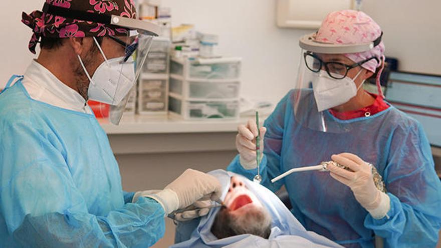 Clínica Gioia con más de 30 años de experiencia en odontología en Elche