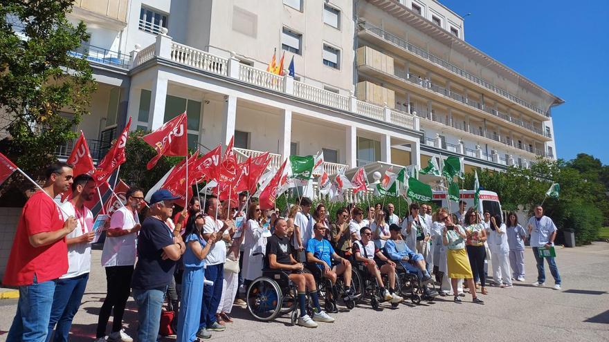 Protesta de personal por el cierre del Doctor Moliner.