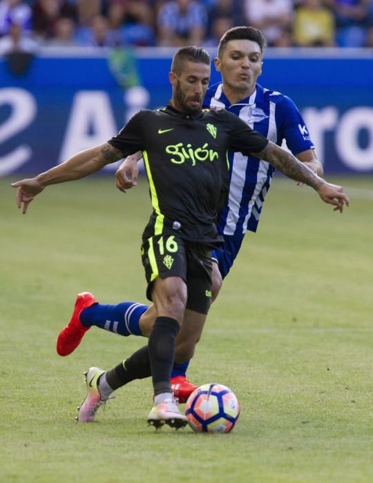 Partido entre el Alavés y el Sporting