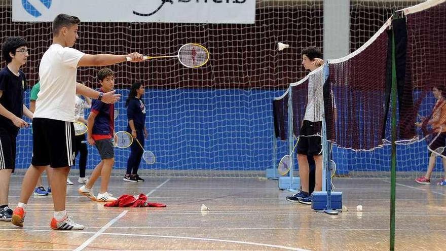 El campus deportivo reúne cada verano a cientos de niños. // Bernabé/Javier Lalín