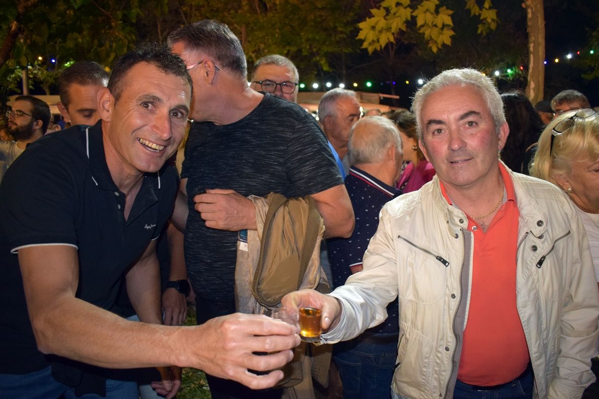 Un momento de la celebración de la fiesta de la caña y la anguila celebrada en Valga.