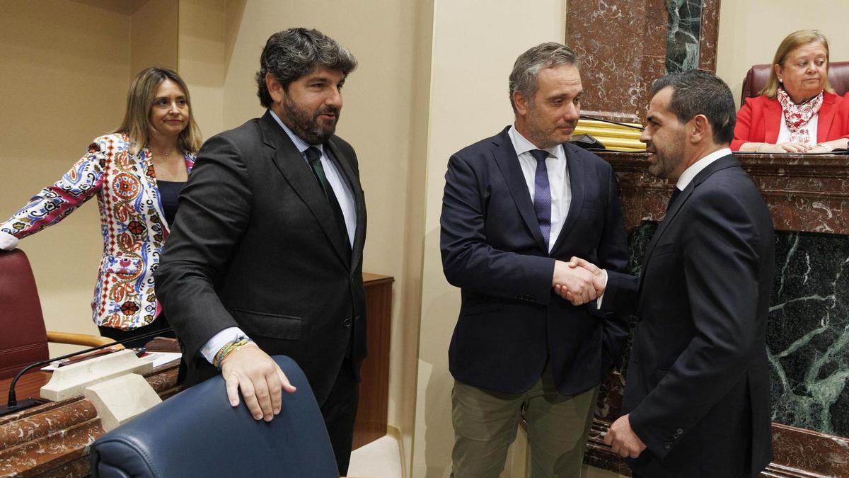 De izda. a dcha., Conchita Ruiz, Fernando López Miras, Joaquín Segado y Rubén Martínez Alpañez.