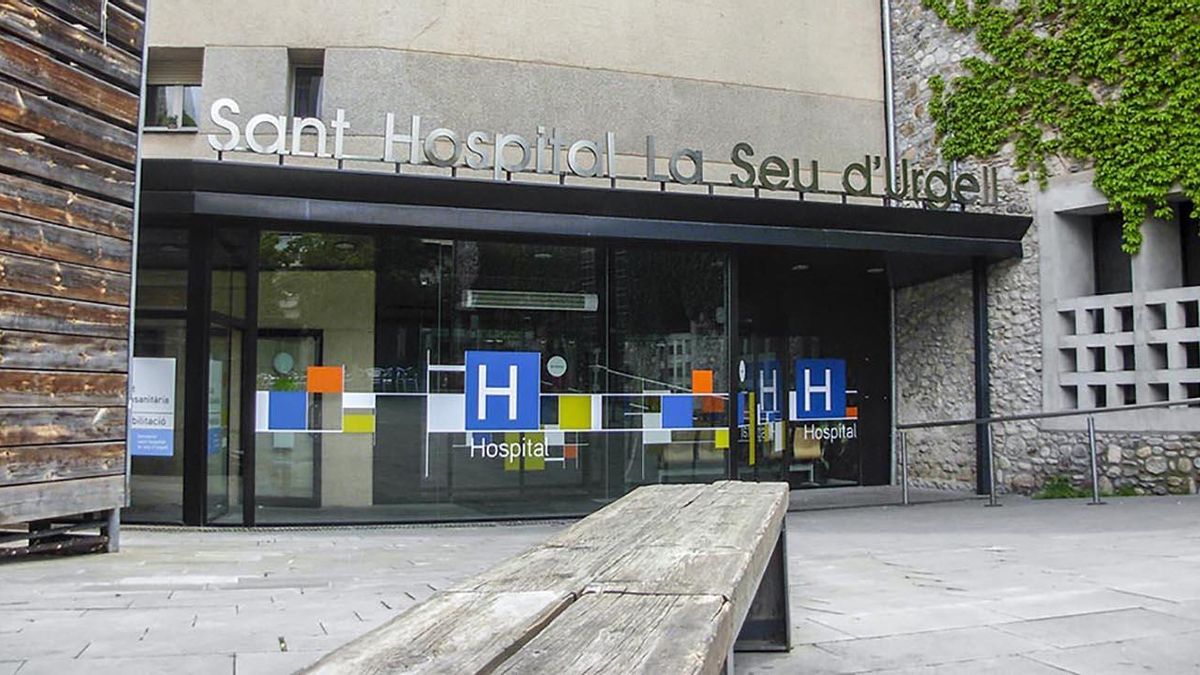 Entrada a l'hospital de la Seu d'Urgell