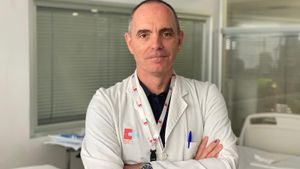 Borja Suberviola, metge intensivista: «Als hospitals cada vegada veiem més infeccions que acaben en sèpsia»