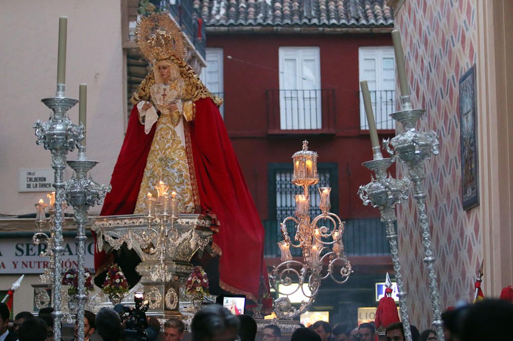 Rosario público con la Virgen de Lágrimas y favores