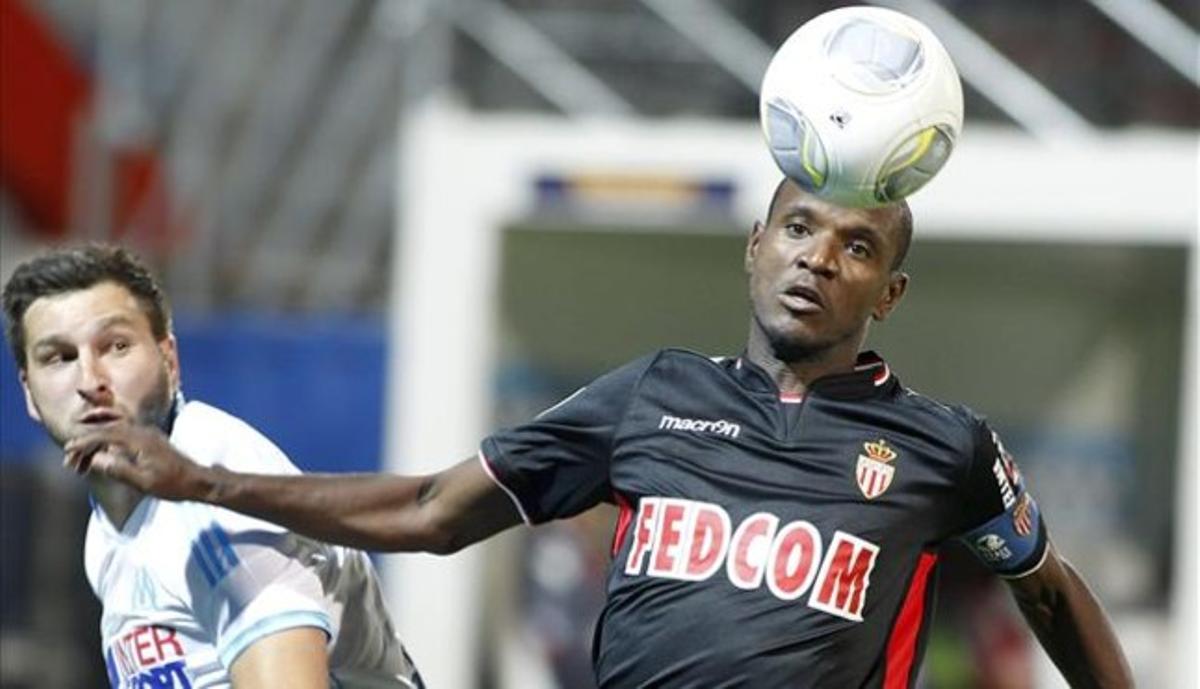 Abidal, en un partit amb el Mònaco. Abidal, en un partit amb el Mònaco.
