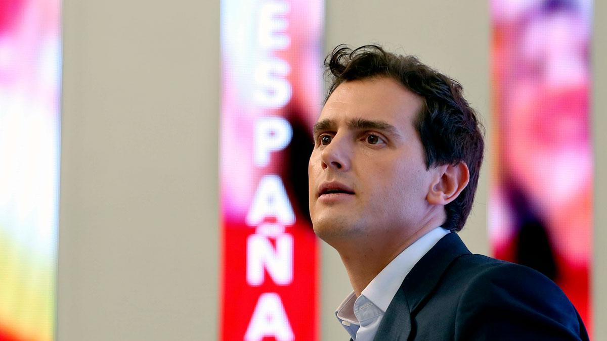 Rivera pide por carta a Sánchez una reunión "urgente"