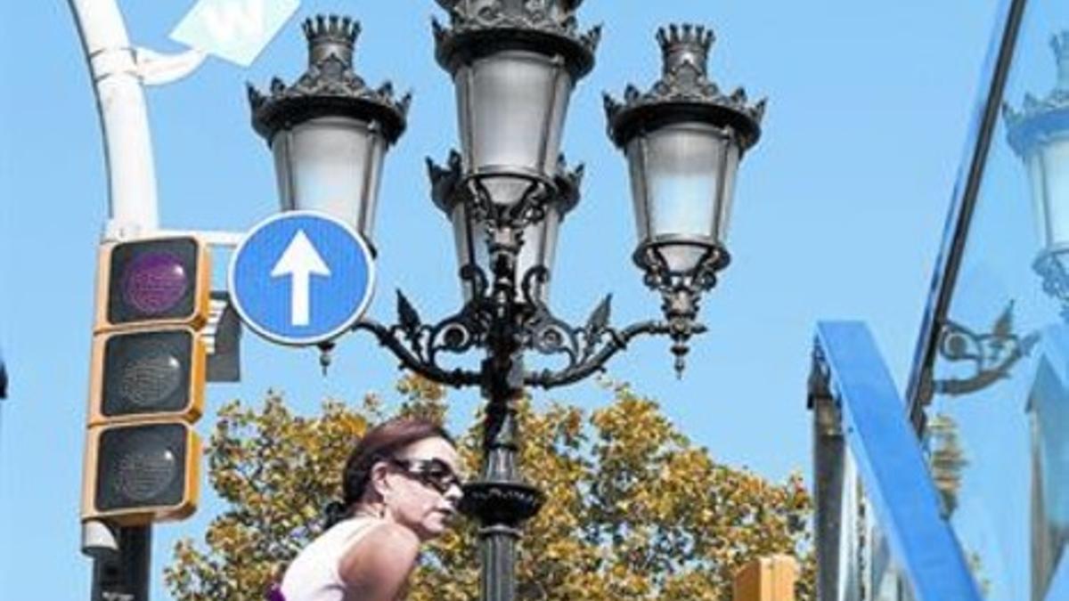 Identificador de un punto de conexión wifi en el paseo de Gràcia de Barcelona.