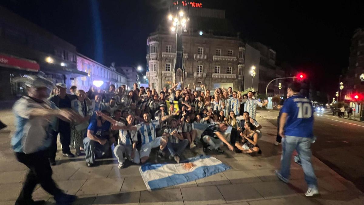 Celebraciones de argentinos anoche en Vigo