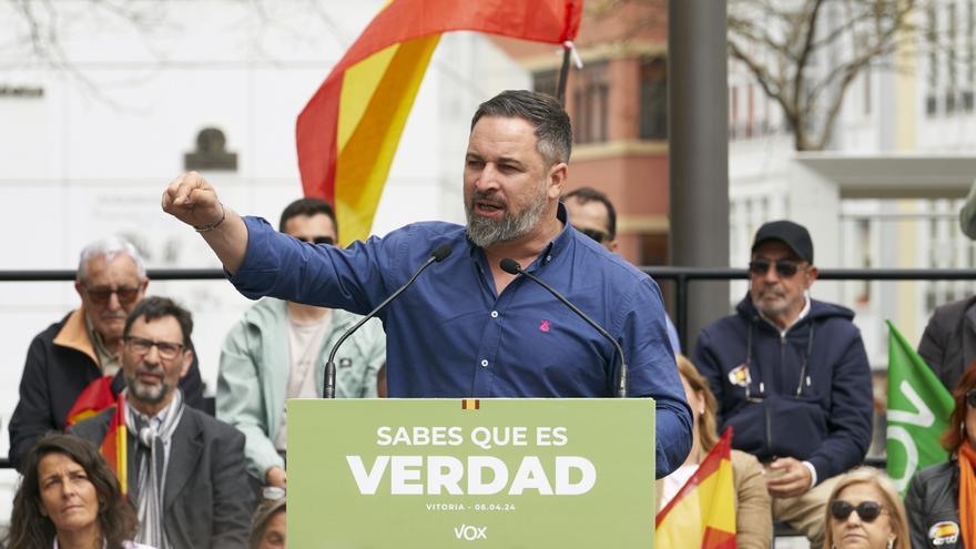 Abascal, durante el mitin en Vitoria.