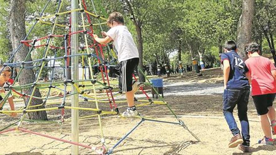 El Carpio estrena un Área Recreativa en un espacio que ha estado décadas en desuso