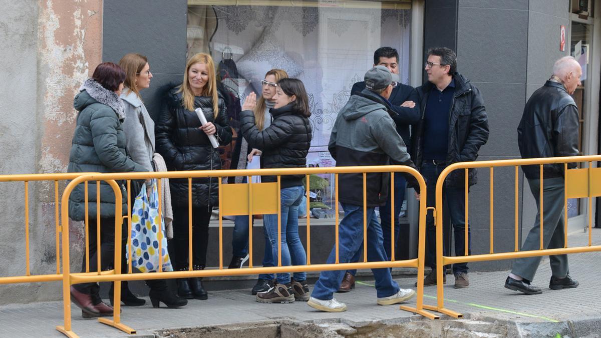 Alcaldesa y concejales, en las obras de Rubí.