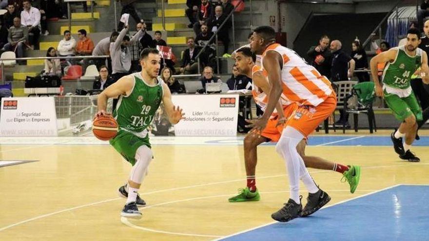 El TAU Castelló celebra la permanencia con una remontada colosal (83-84)