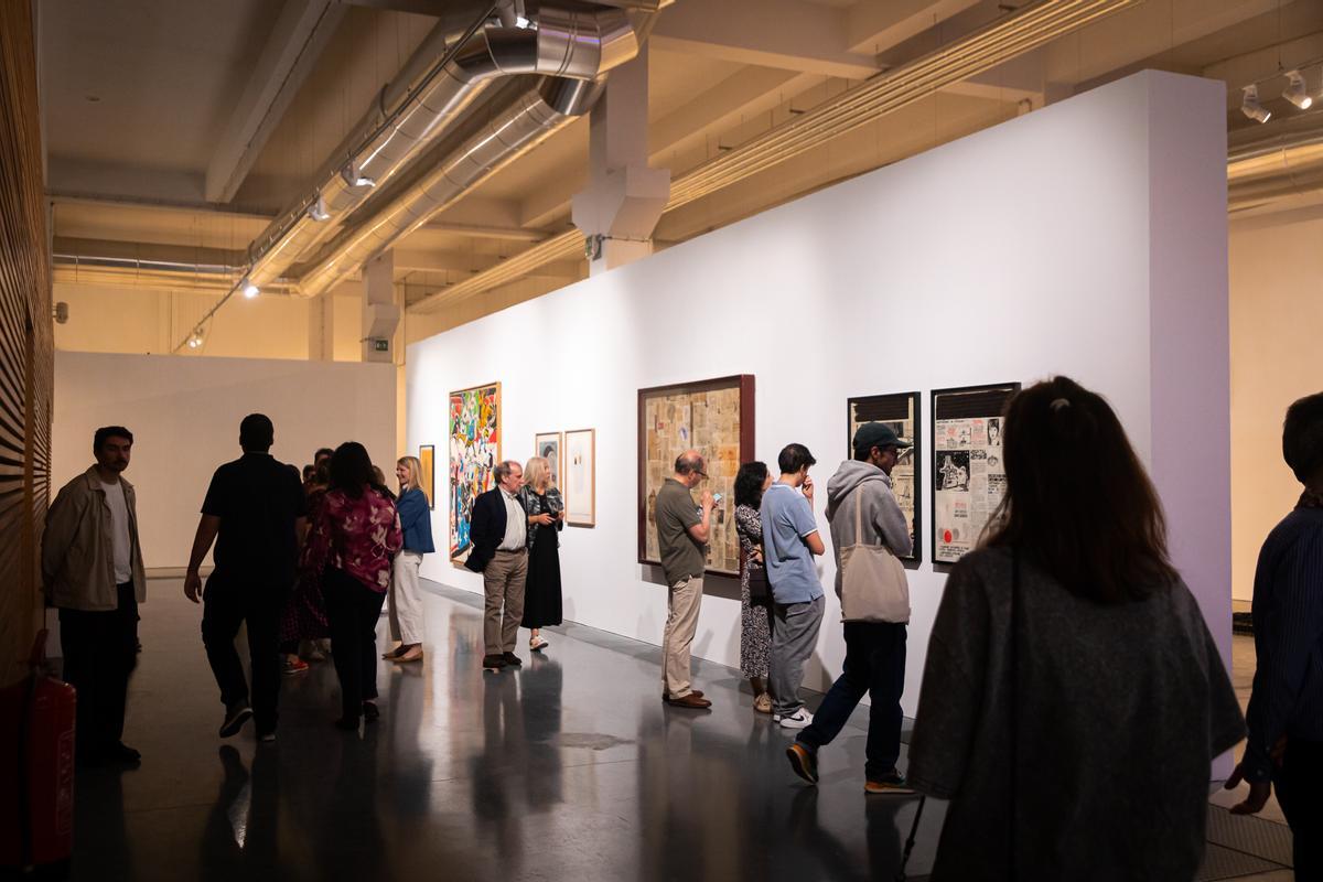 La exposición "Sem terra à vista" reúne obra de más de 70 artistas internacionales. La exposición "Sem terra à vista" reúne obra de más de 70 artistas internacionales.