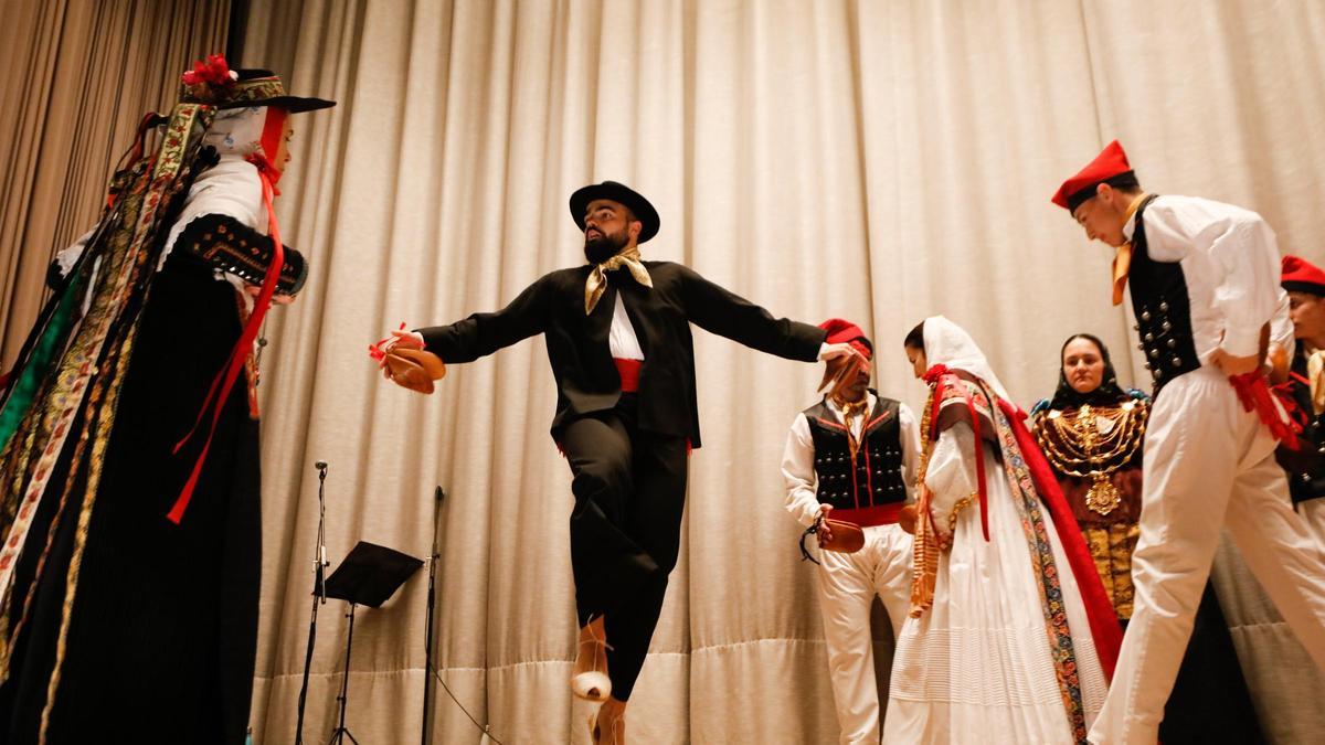 Festival folklórico en Sant Antoni.