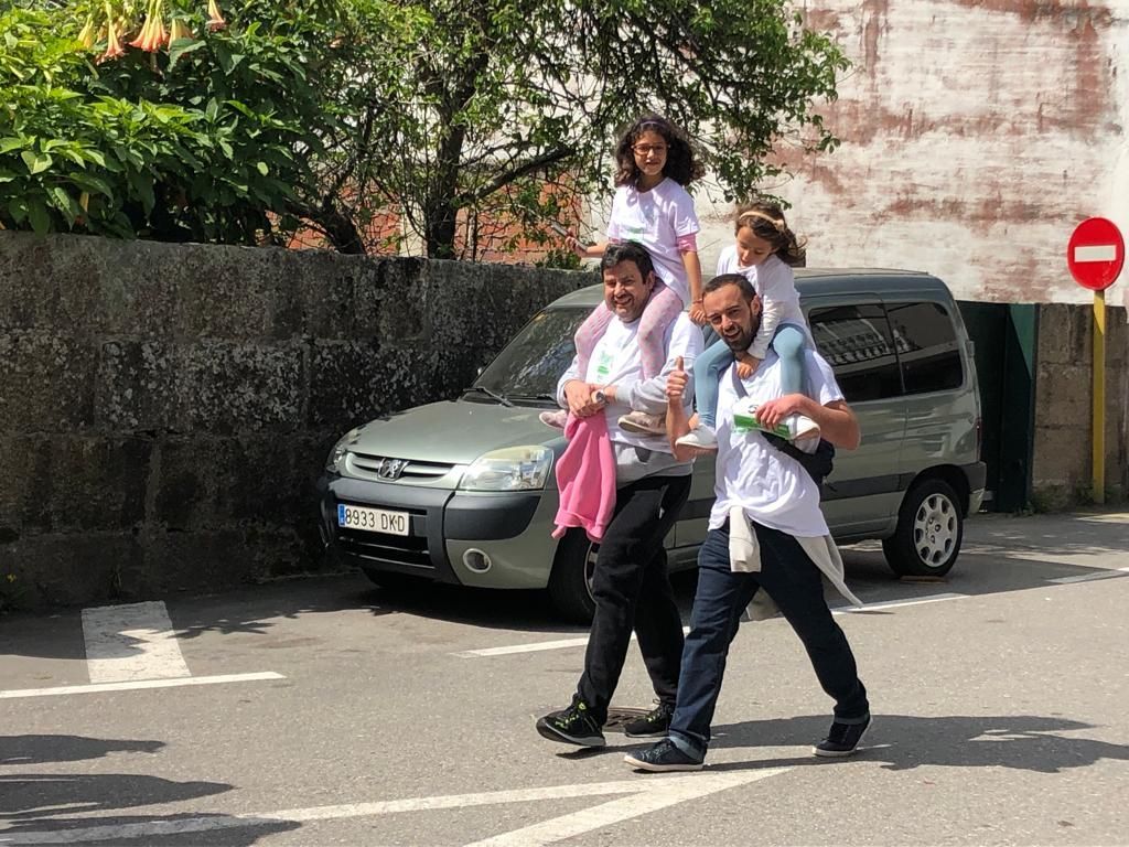 Participantes en la carrera contra el cáncer desarrollada en O Grove.