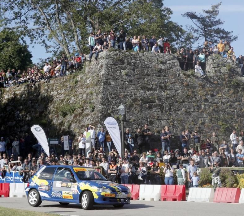 El olor a gasolina se apodera de O Castro con el Rallye Rías Baixas