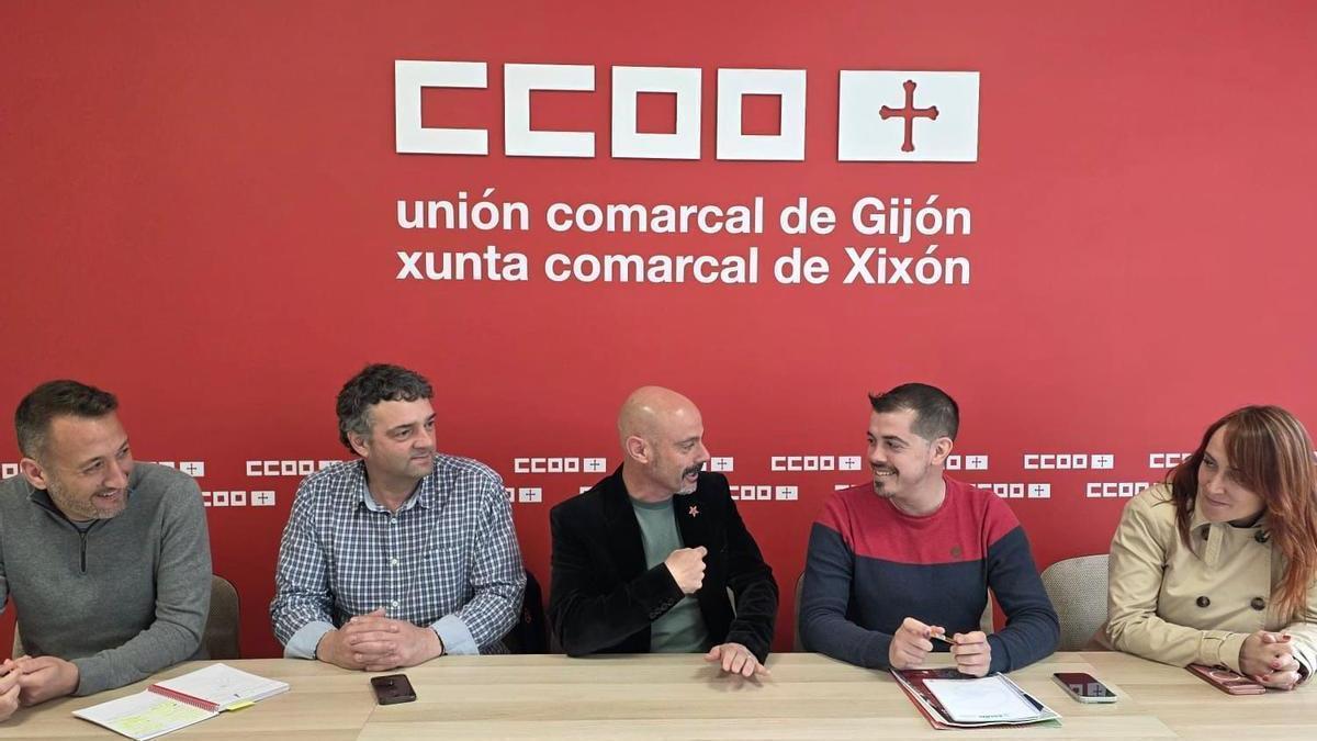 Por la izquierda, Javier Cortina, Gonzalo Palomino, Jorge Espina, Javier Suárez Llana y María Antuña, este jueves, en la rueda de prensa.