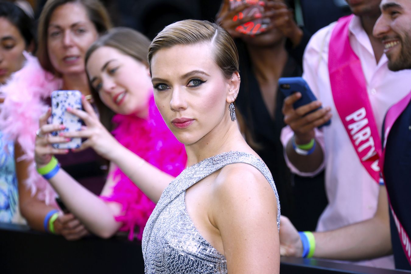 El look de la protagonista, Scarlett Johansson, en la presentación de 'Una noche fuera de control' en Nueva York