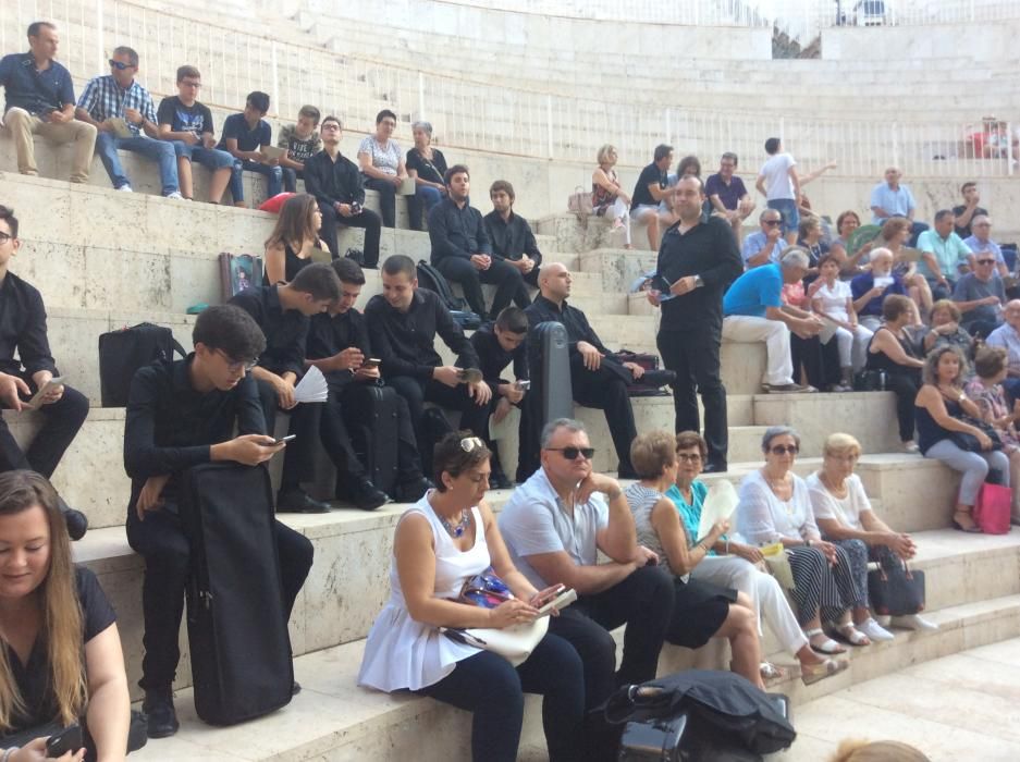 La UMA actúa en el teatro romano de Sagunt.