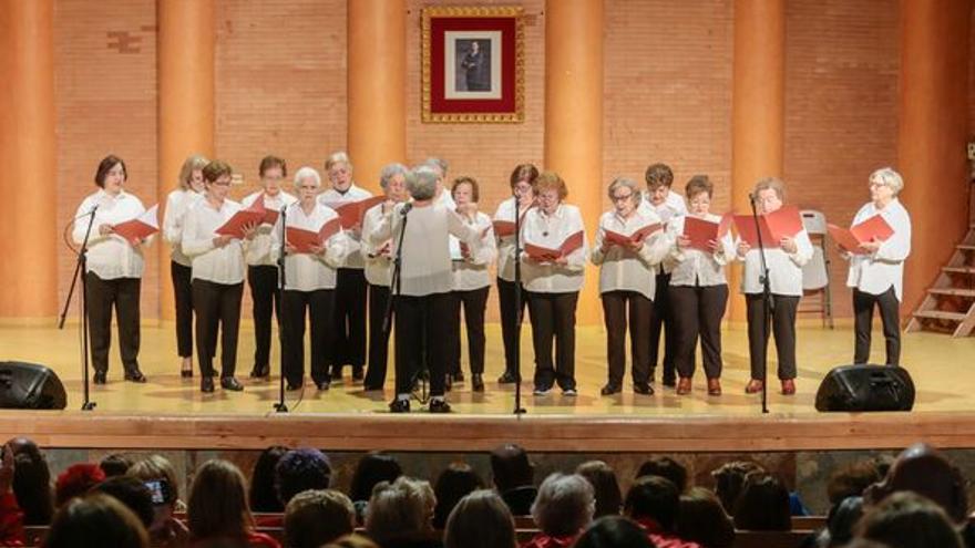 El espíritu navideño invade a los mayores de Mérida