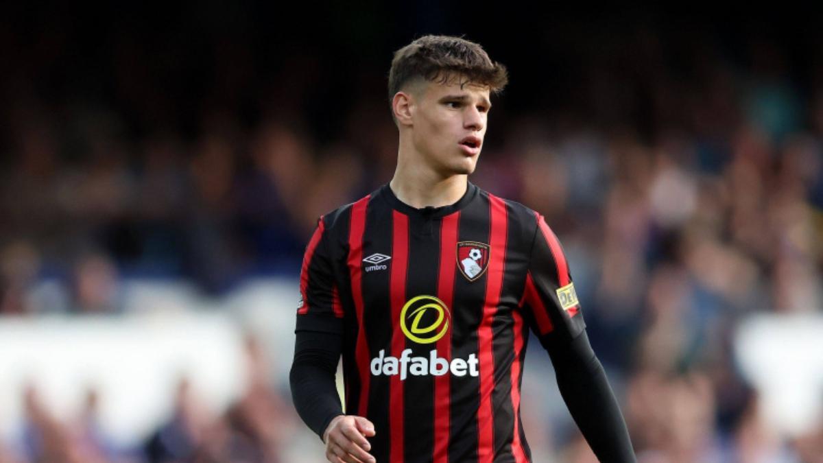 Milos Kerkez, jugador del Bournemouth