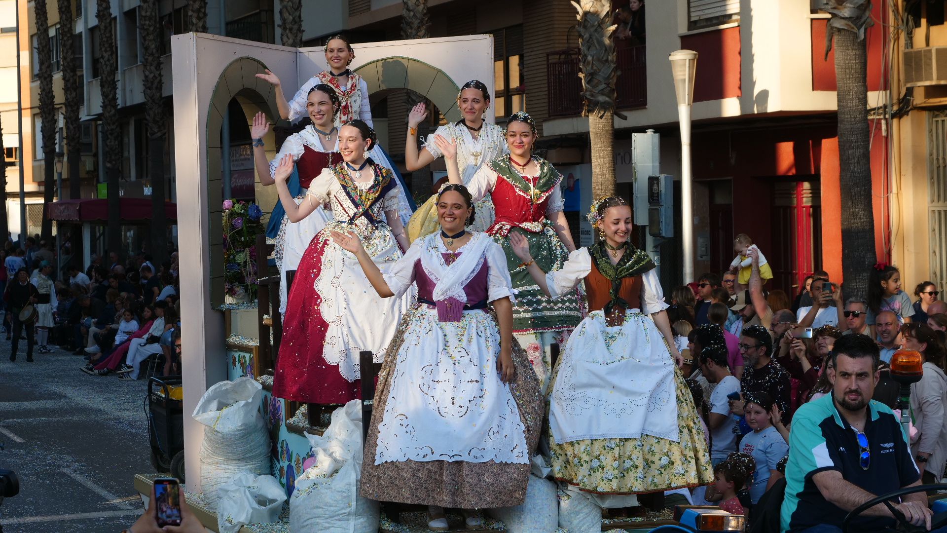 FOTOGALERÍA I Las imágenes de la cabalgata de las fiestas de Sant Pasqual de Vila-real