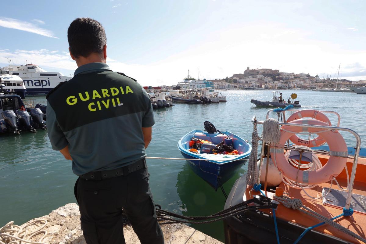 Policías y guardias civiles lamentan otra temporada «caótica» en Ibiza