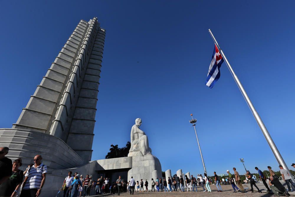 Los cubanos empiezan a despedirse de Fidel Castro